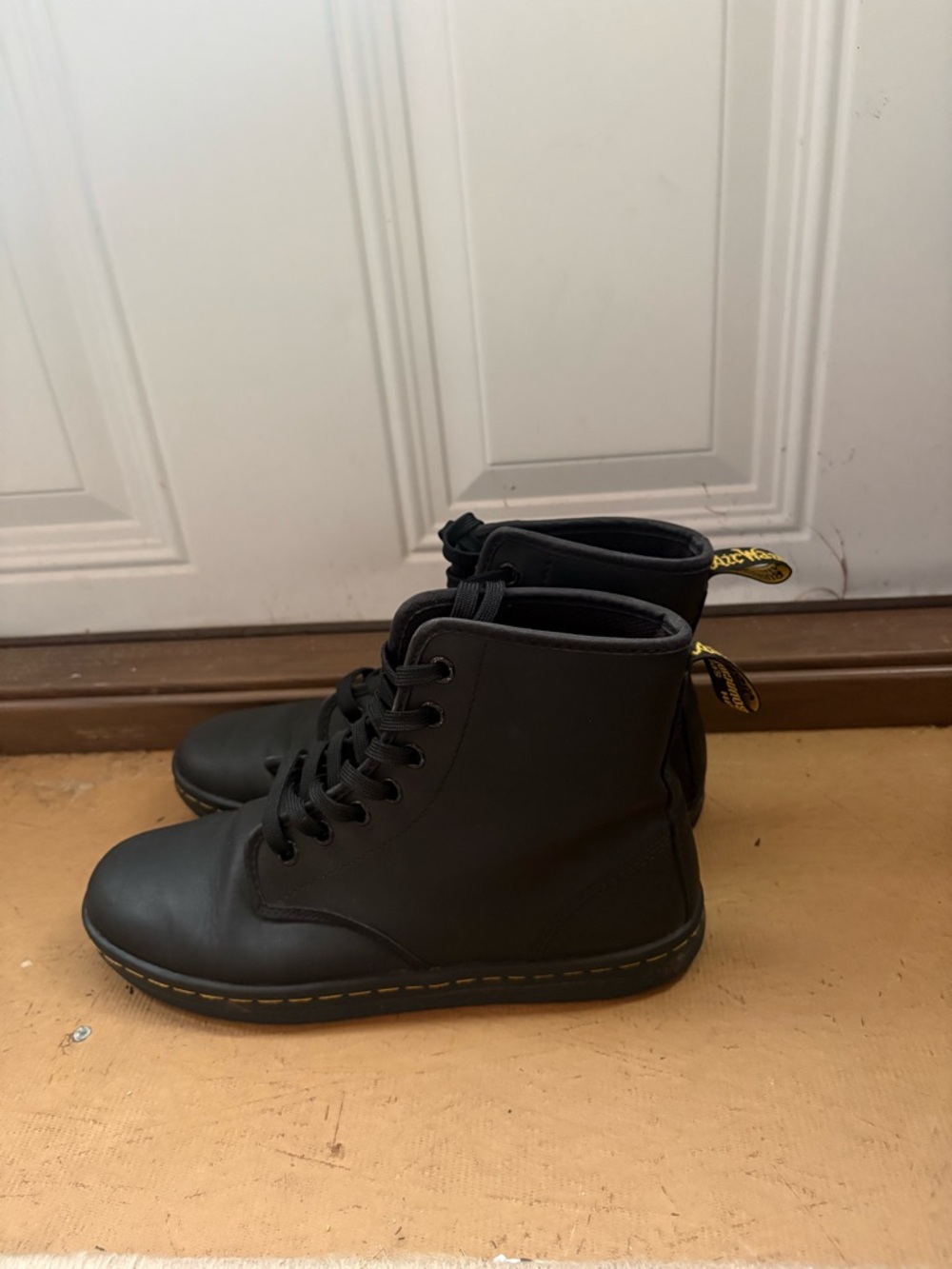 Dr. Martens Shoreditch Leather Boots